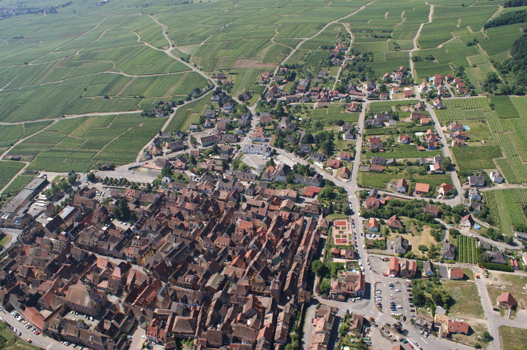 Gites Les Bains Riquewihr Bagian luar foto
